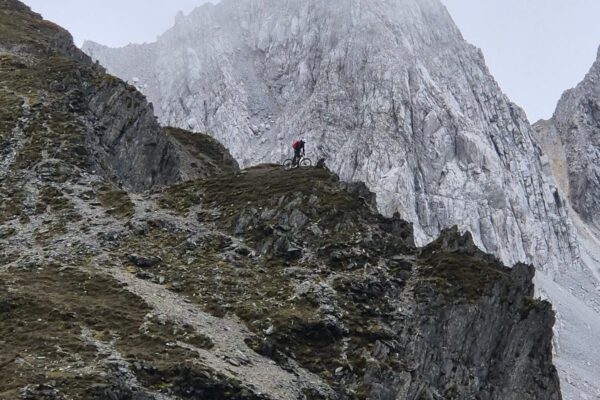 Alpine e mountain biking in china
