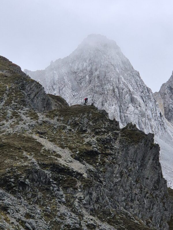 Alpine e mountain biking in china